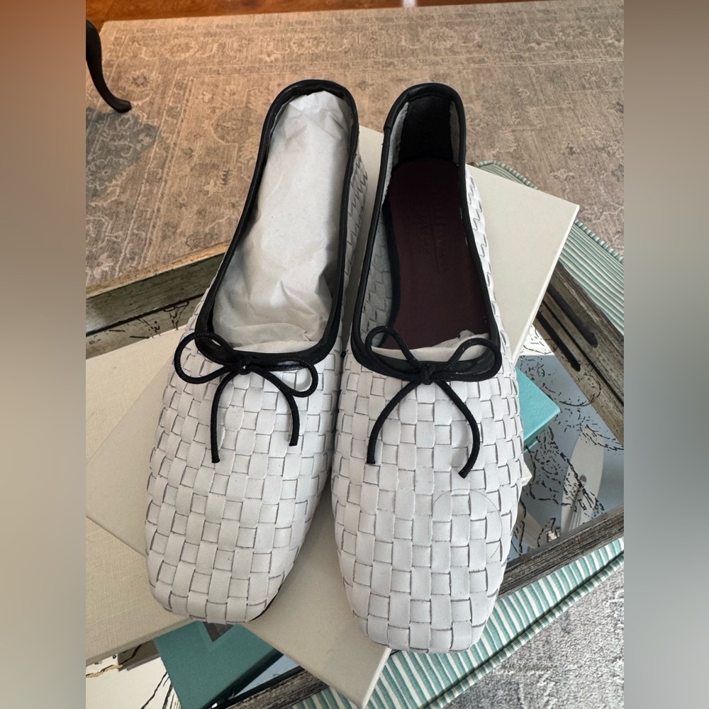 **SOLD** New in box White & Black woven leather ballet flats Freda Salvador 9.5